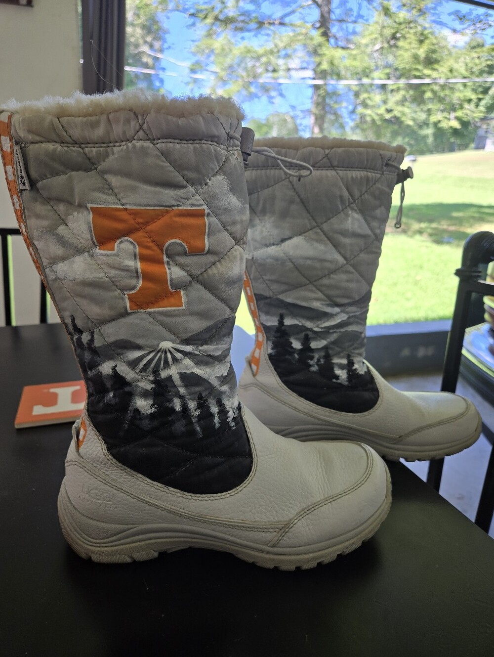 UGG Quilted Winter Boots with Orange 'T' and Scenic Print - White and Gray